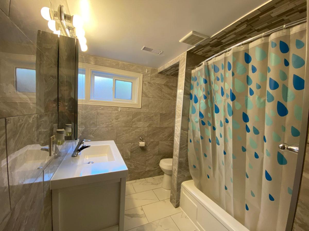 Yonge And Finch Subway !U Spacious & Cozy Private Bdr With Shared Bathroom Торонто Екстер'єр фото